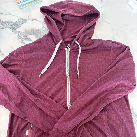 Vuori Halo Performance Hoodie and Performance Jogger size SM Burgundy - Picture 2 of 3